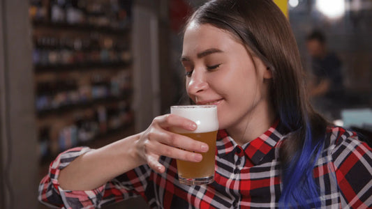Le abitudini del consumo della birra secondo AssoBirra. Sostenibilità e nuove abitudini.