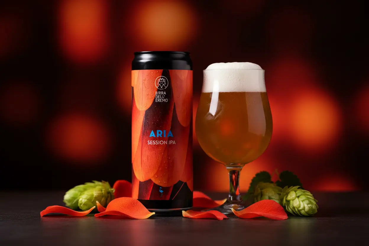 Aria è una delle creazioni luppolate più interessanti Birra dell'Eremo Assisi, una Session IPA di un bel giallo paglierino che avvolge il naso con un'esplosione di frutta tropicale - maltese.beer