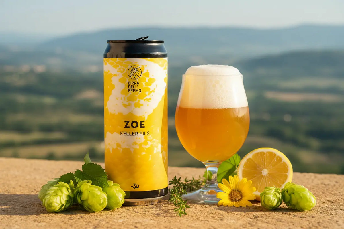 Zoe di Birra dell'Eremo la keller pils di colore giallo paglierino dalla schiuma compatta, fine e bianca - maltese.beer