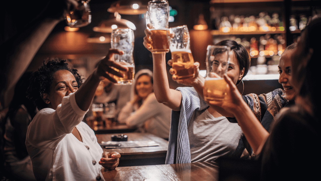 Donne e birra artigianale una bevanda femminile